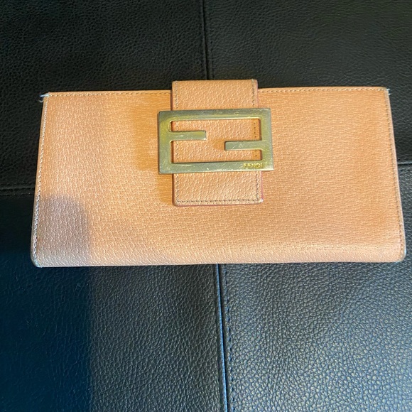FENDI WALLET PEACH PREOWNED - Picture 1 of 7